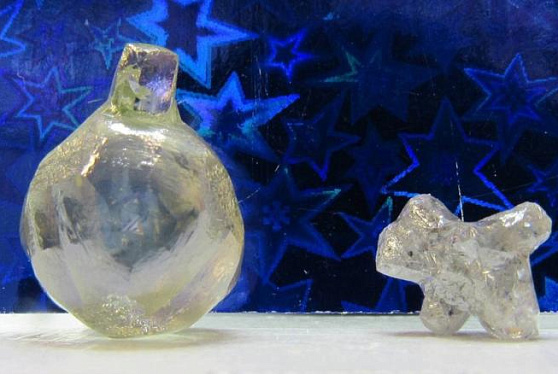 "Алроса" добыла под Архангельском алмазы в форме елочного шара и щенка