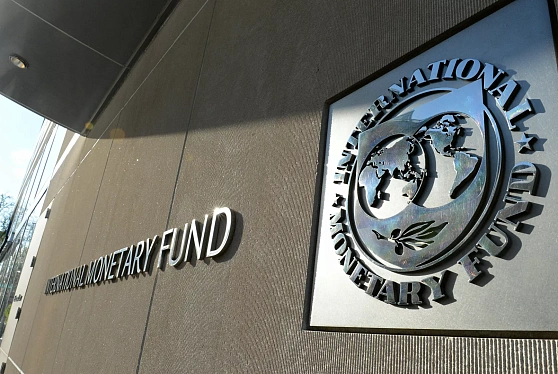 Опасная зона: МВФ увидел угрозу доллару в санкциях против России